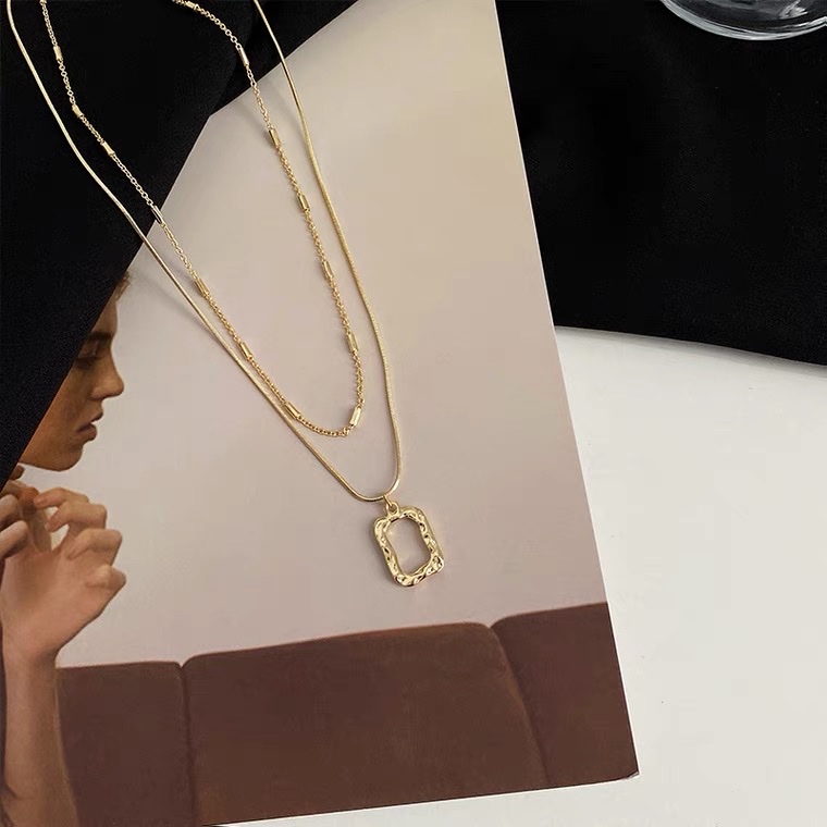 Korean style double-layer square pendant necklace, women's collarbone chain, light luxury and niche design sense, 2021 new style necklace detail image 4