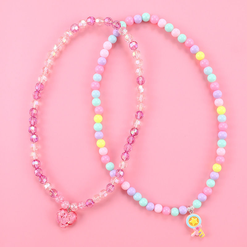 Children's love necklace manufacturer supplies resin acrylic key love pendant necklaces in stock for wholesale Application Scenario
