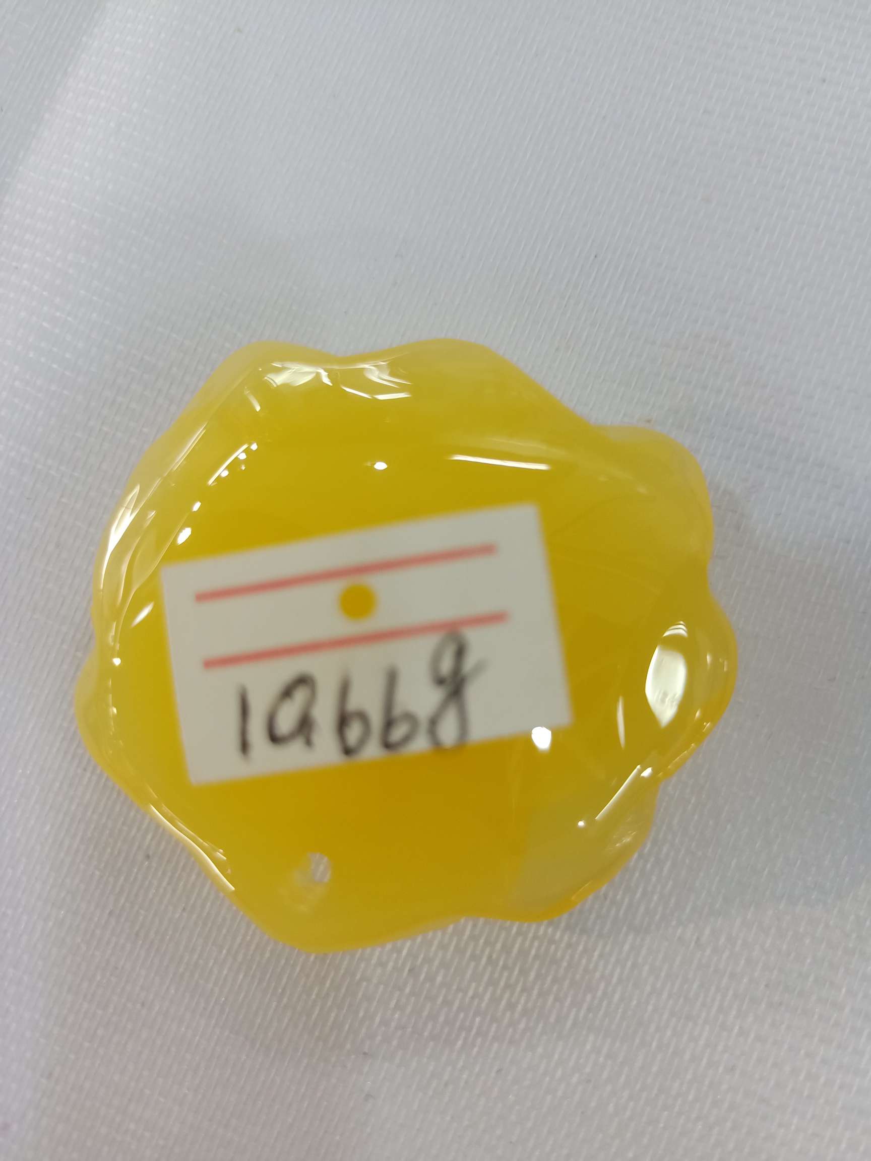 Rose-shaped amber pendant Application Scenario