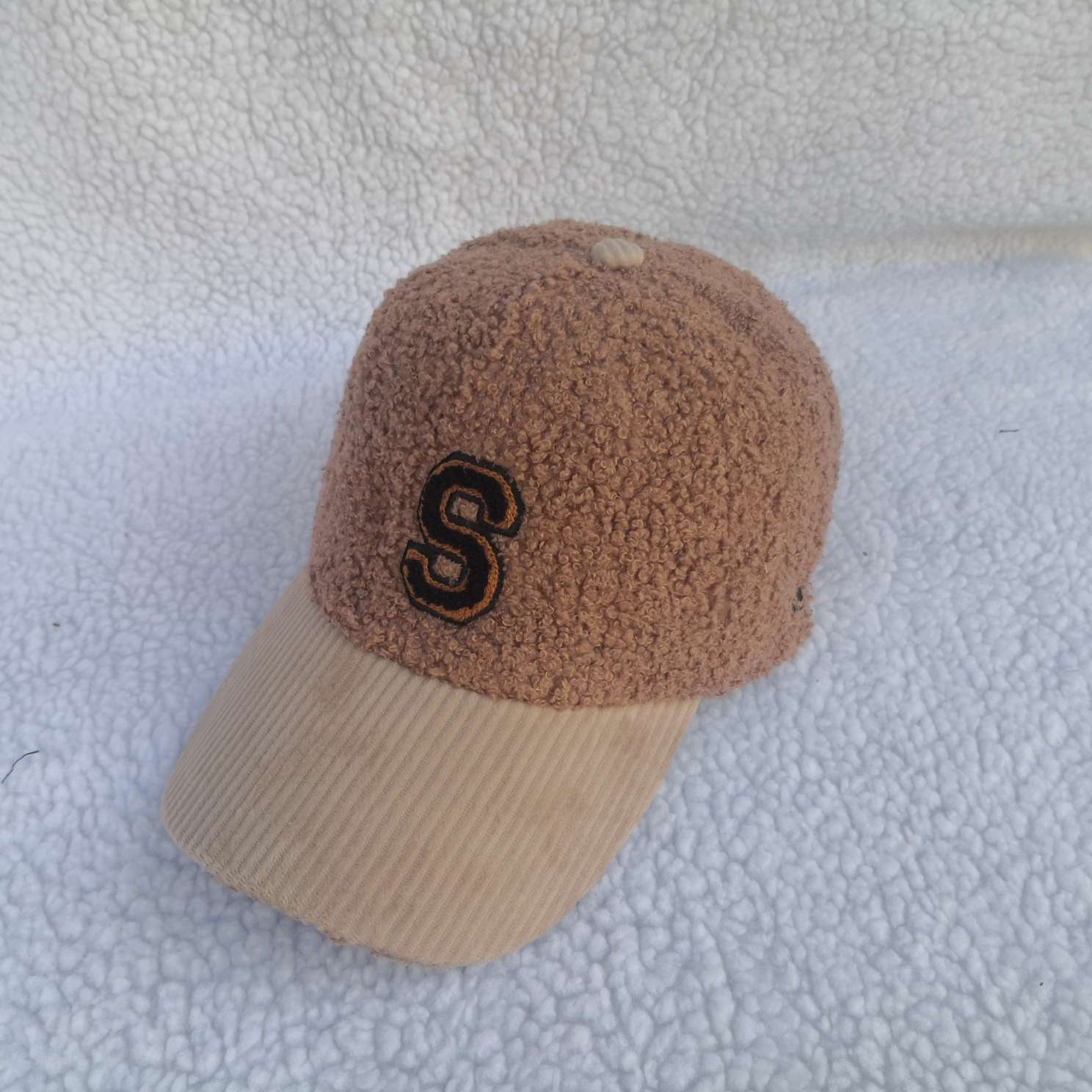 New autumn and winter plush baseball lettering embroidered sun hats that are versatile and cute for both men and women when going out detail image 3