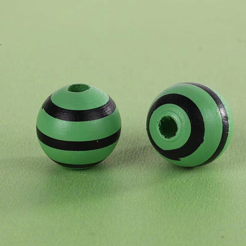 Wood print bracelet, necklace and earring accessories detail image 4