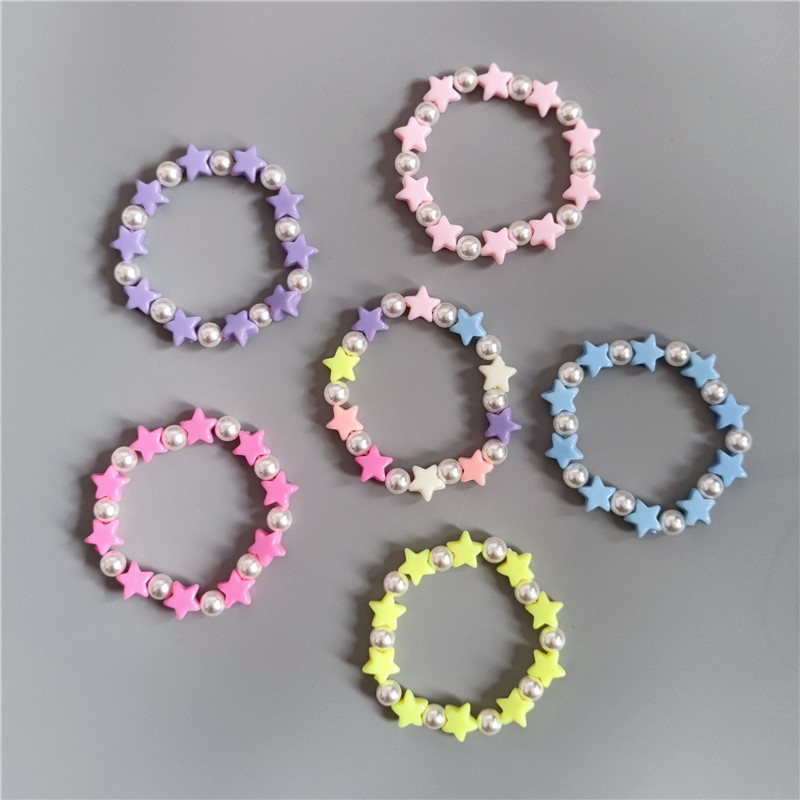 Cute candy-colored star bead bracelets for children, girls and little girls Application Scenario