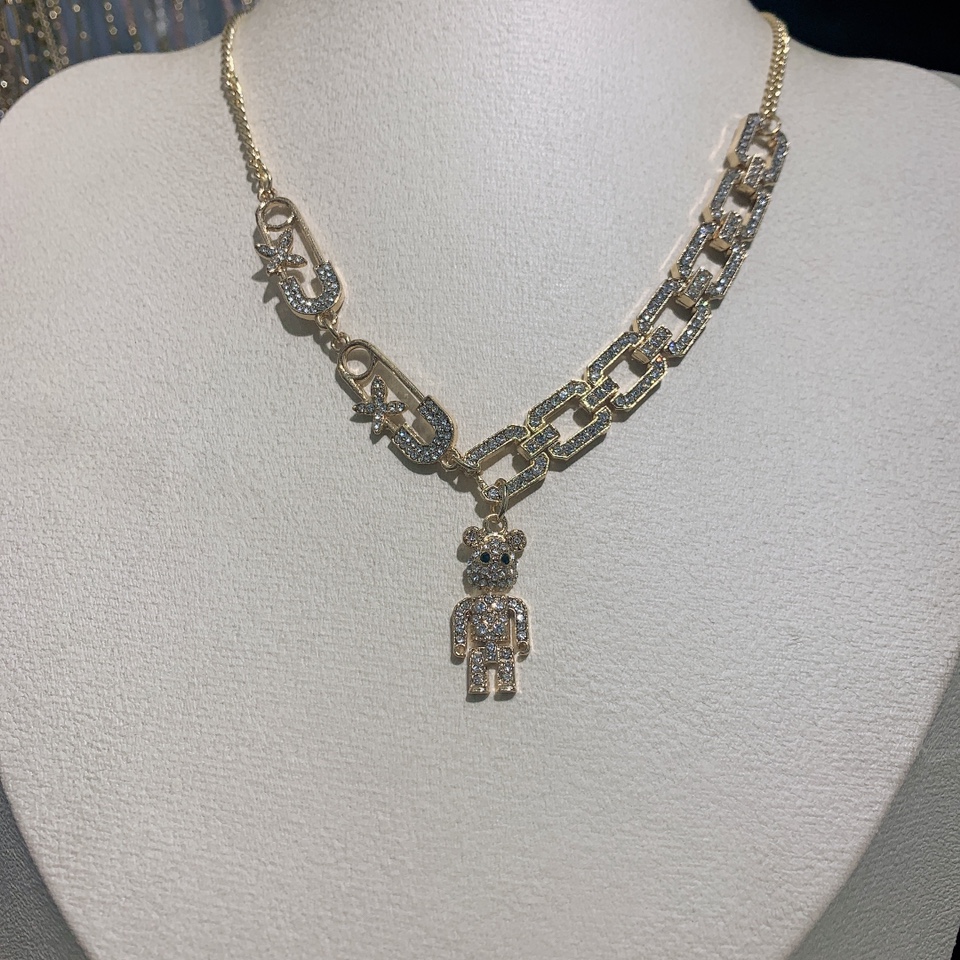 New bear metal necklace pendant, female hip-hop cool collarbone chain, couple sweater chain, high-end, niche and cold style