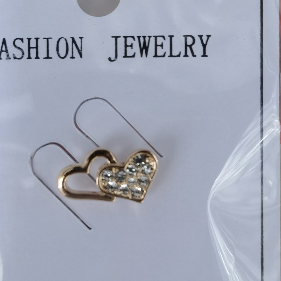 Double heart neckline anti-slip pin