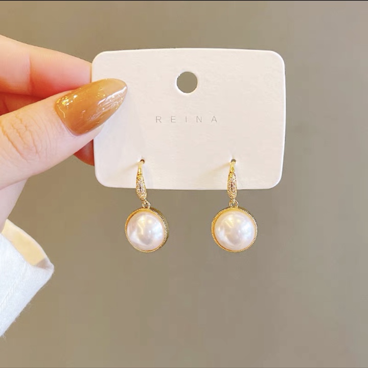 Ear studs? thumbnail
