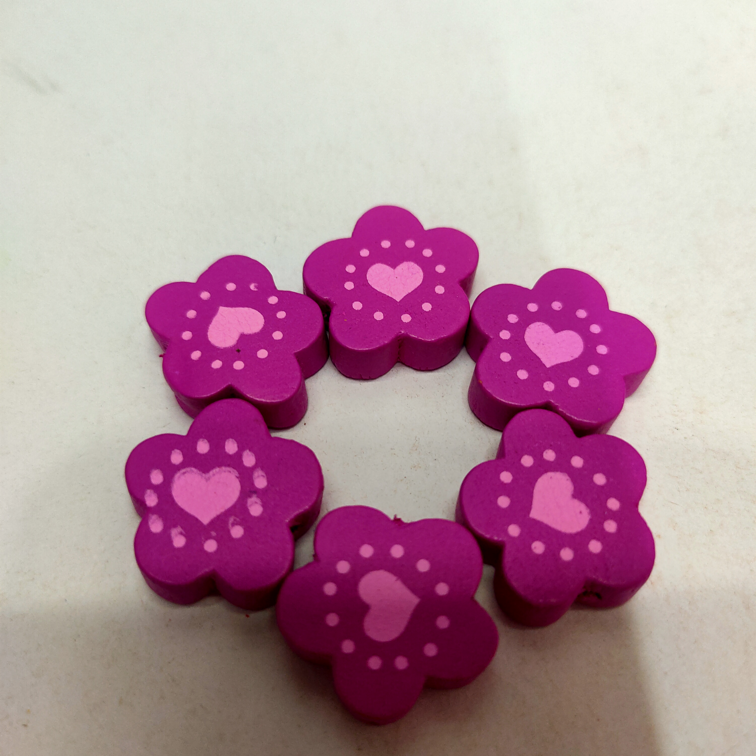 Factory direct sales of wooden accessories two centimeters five-leaf flower love rose red