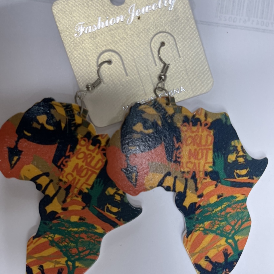 Earring color with graphics