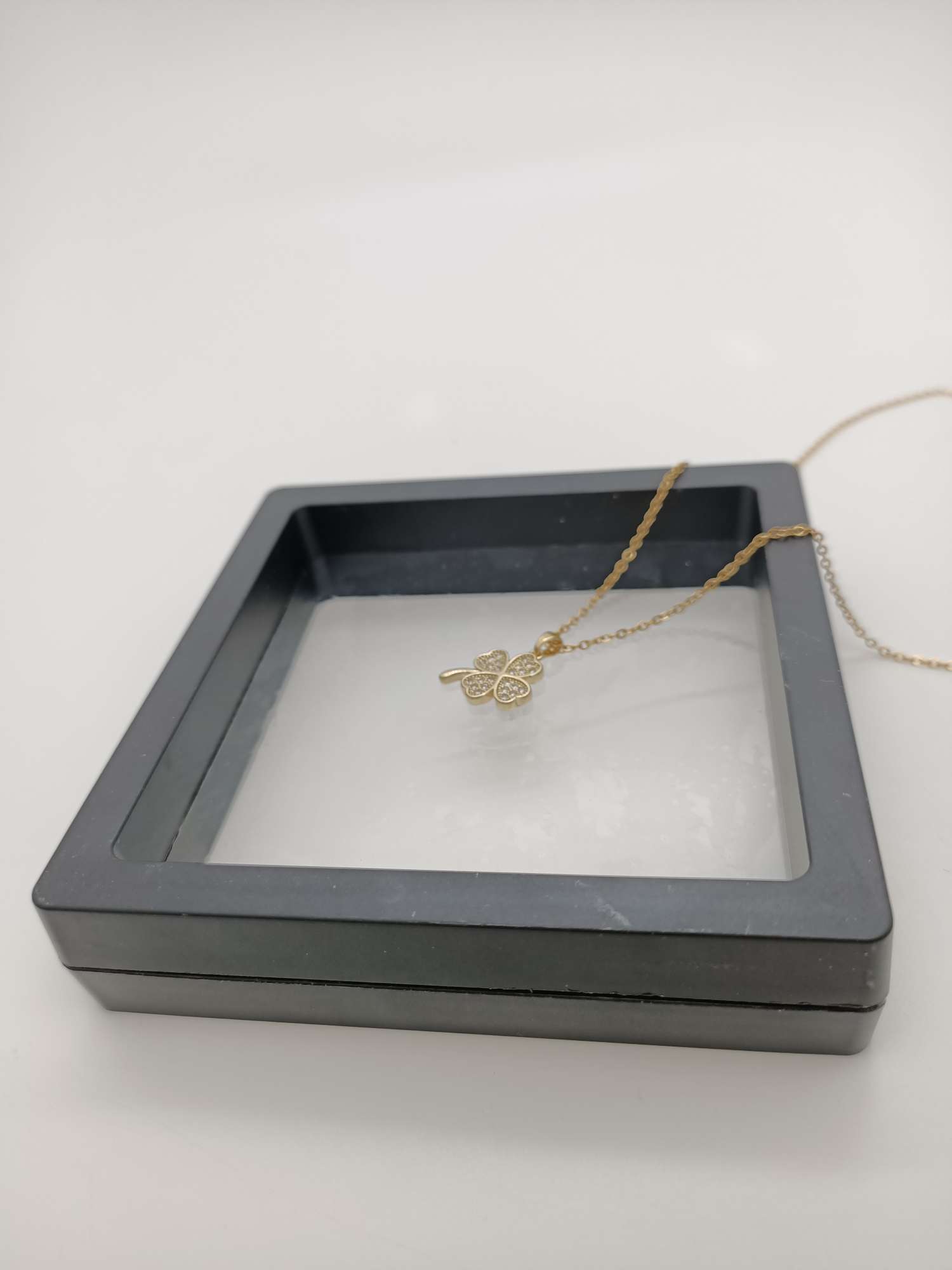 Gold medal simulated diamond necklace, fashionable, versatile and practical accessory, exquisite and elegant jewelry, women's style Specification image