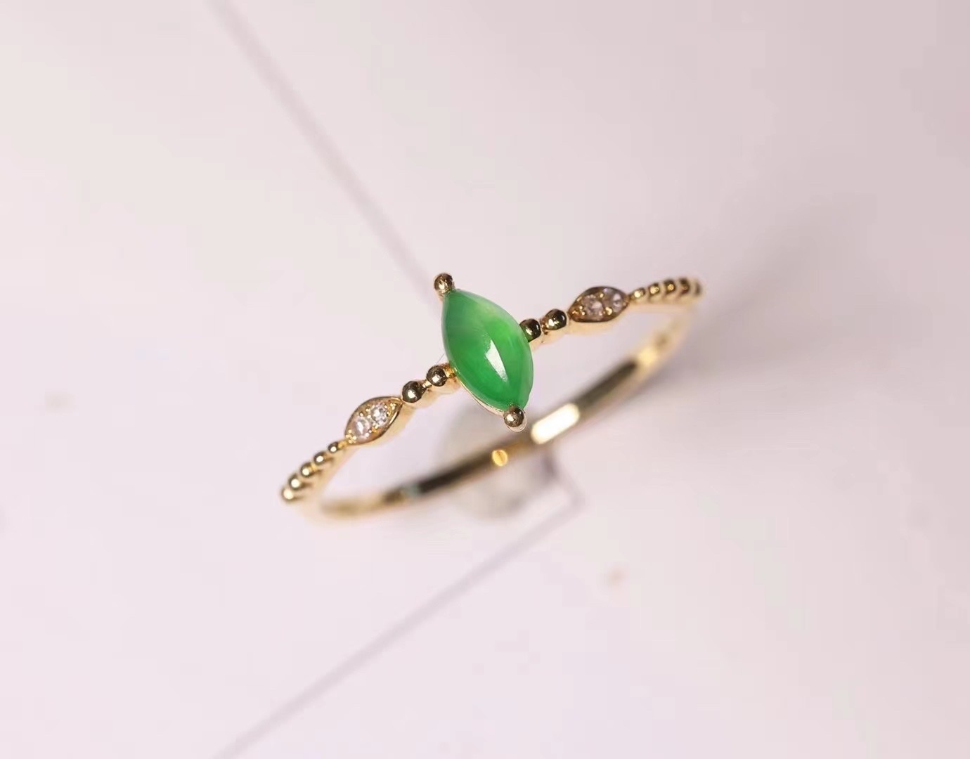Fresh ring New Bori 078 natural emerald ring Application Scenario