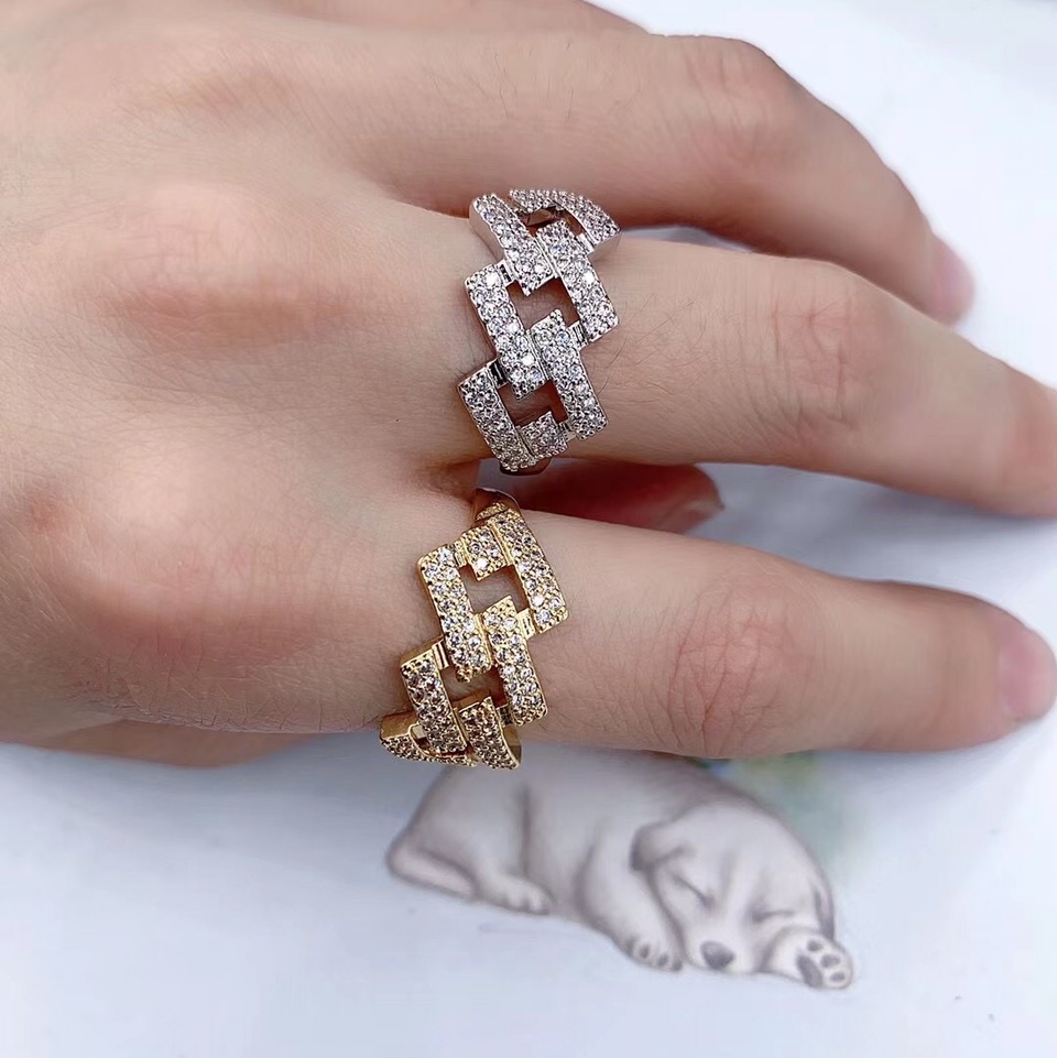 Square woven ring