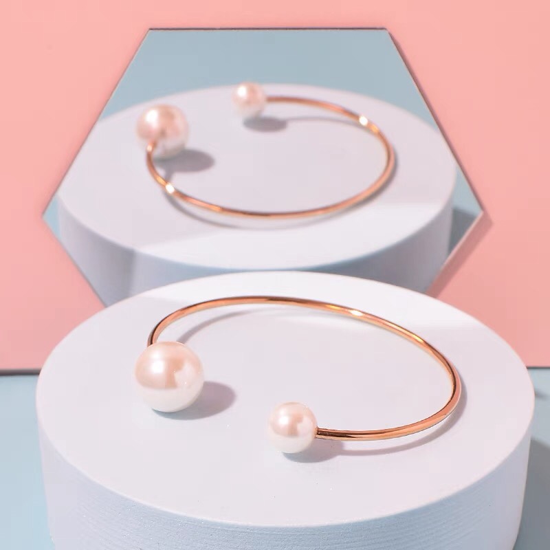 The same style of pearl titanium steel gold-plated bracelet as the Internet celebrity, stainless steel bracelet, open bracelet