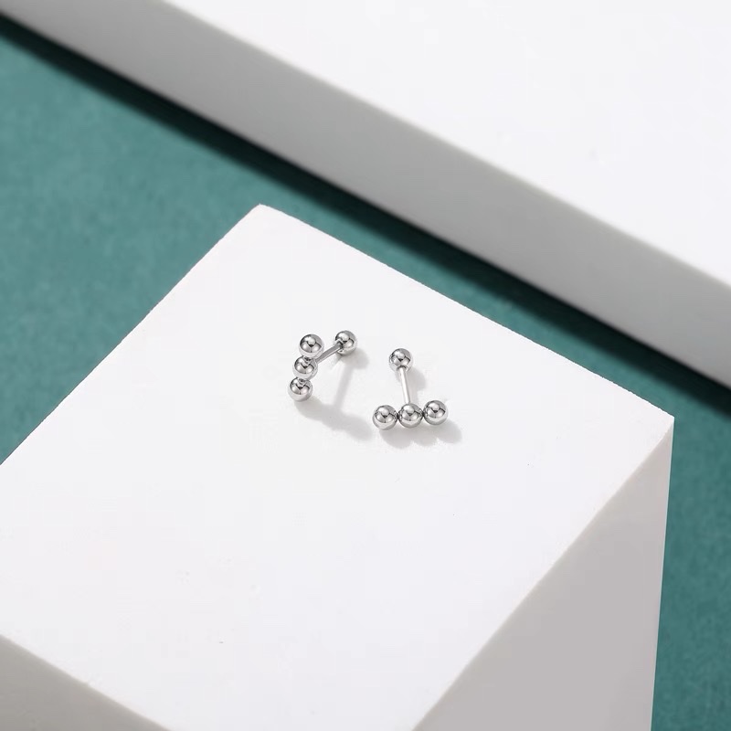 New trendy summer earrings with a high-end and elegant style. Women's niche design earrings 23 details Picture