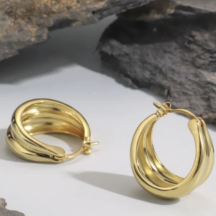 Exquisite jewelry, glass earrings, stainless steel earrings, unique design earrings, fashionable and trendy earrings