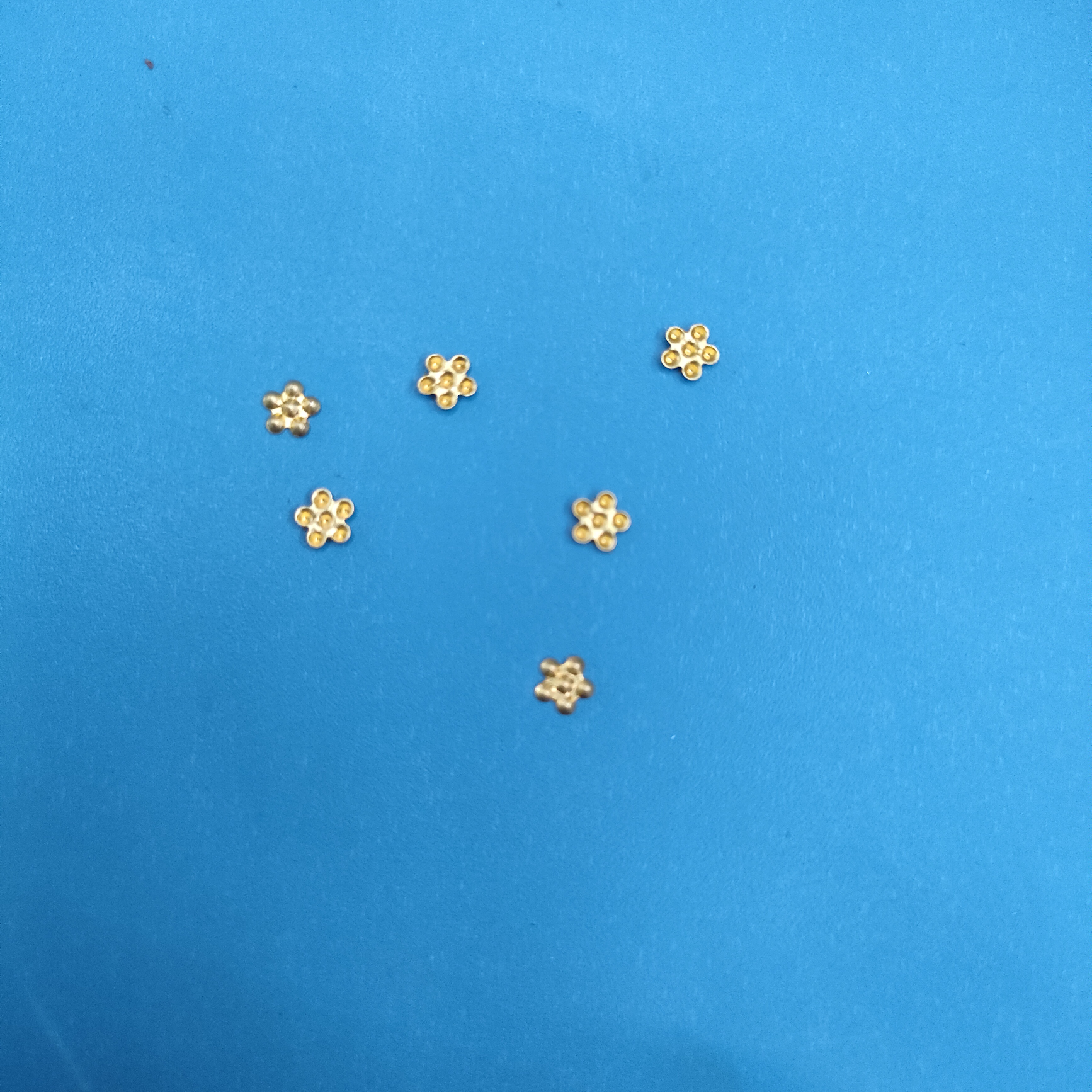 B001梅花-钻(pp3)德丽饰品纯铜配件厂家直销