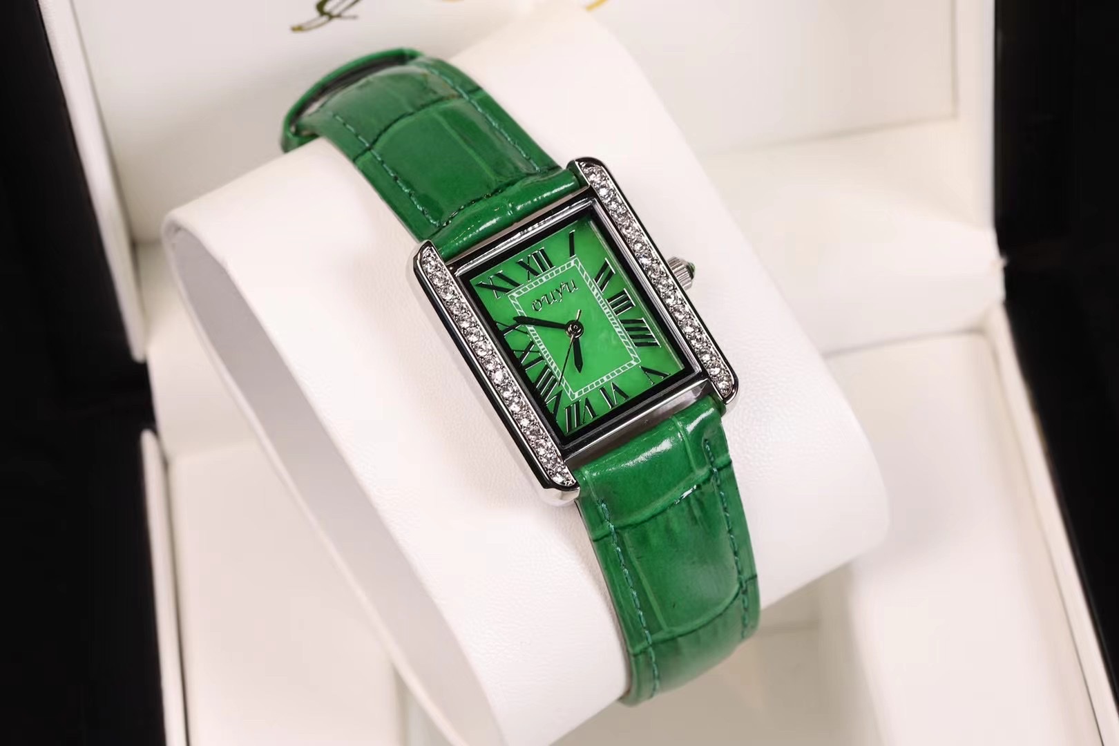 Jade Watch 1 New Poli 074 hot belt women's watch Wine barrel leather retro women's watch fashion waterproof Application Scenario