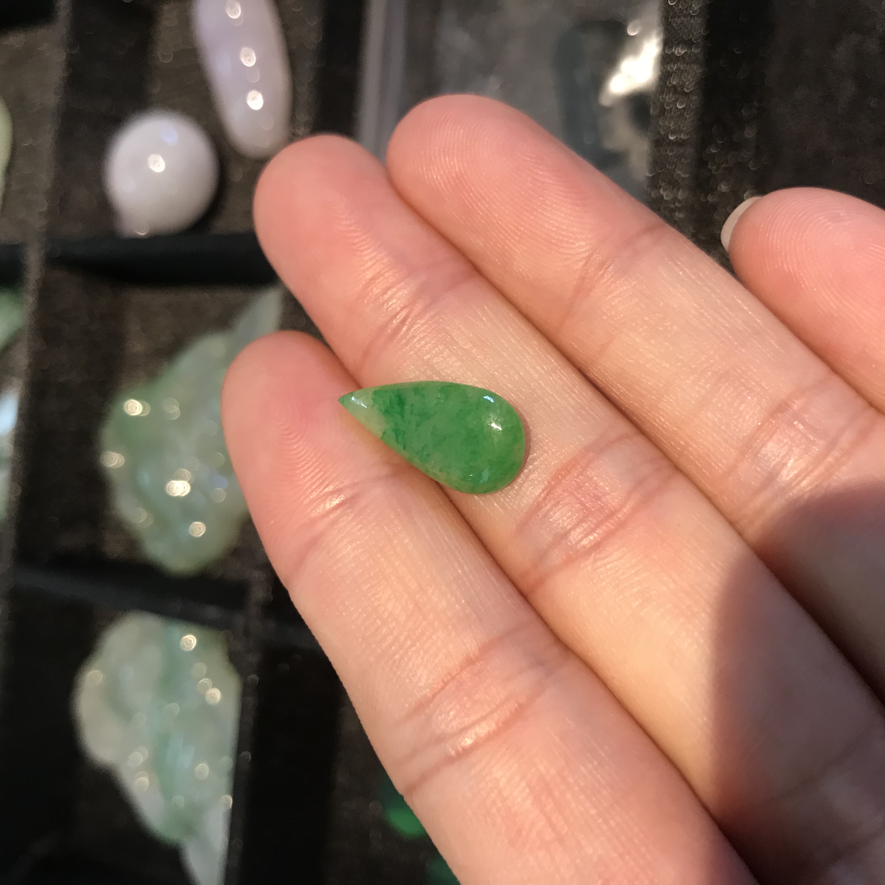 Water drop bare stone 2 New Baoli 085 natural jade Application Scenario