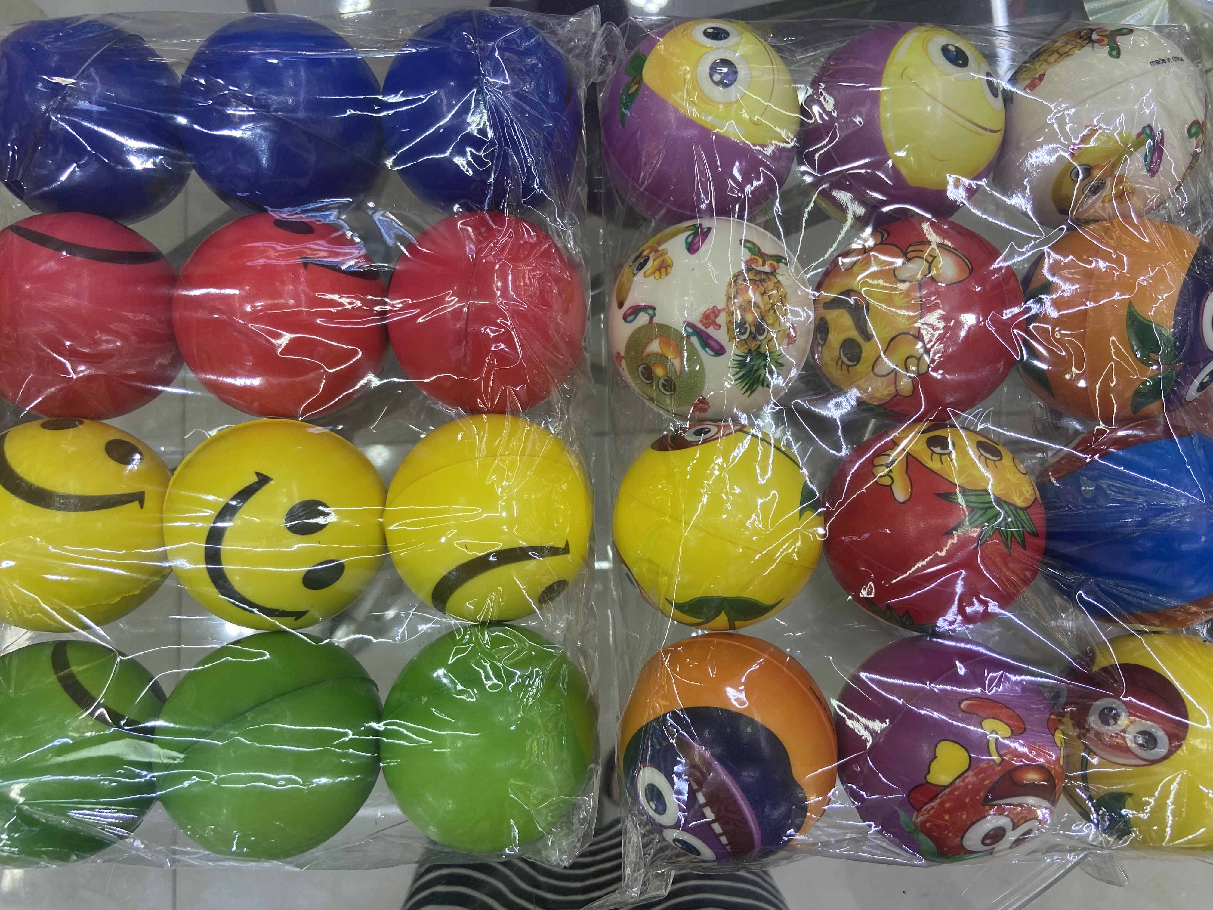 Factory direct sales 6.3 cm mixed combination 215 girl and boy toys Sponge balls Foam balls children's toys. 12/opp details Picture