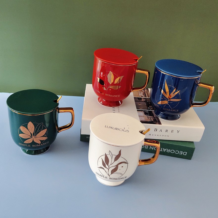 Light luxury gilded ceramic mugs with LIDS, office drinking cups, leaf milk cups, and internet-famous coffee cups detail image 3