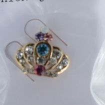 Crown colored diamond collar pin
