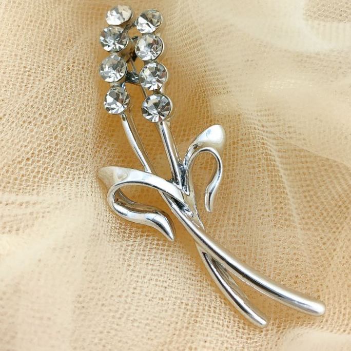 Simple fashion brooch