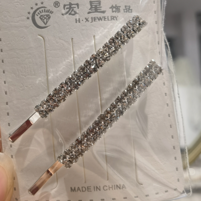 Sparkling diamond one-line hair clip, European and American catwalk fashion, versatile, full diamond bangs clip, popular headwear, side clip hair accessory for women 98