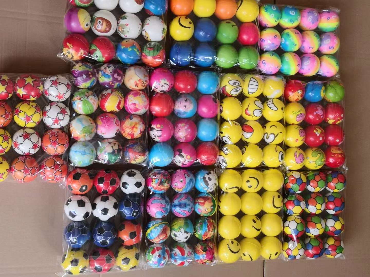 6.3pu Ball Football Little Flower Rainbow Digital Sponge foam elastic Ball toy Application Scenario