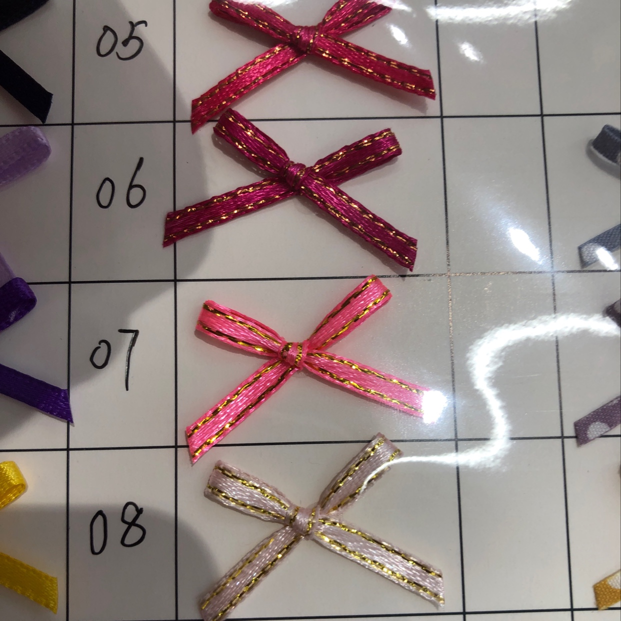 1 point gold-rimmed hand-tied bow tie