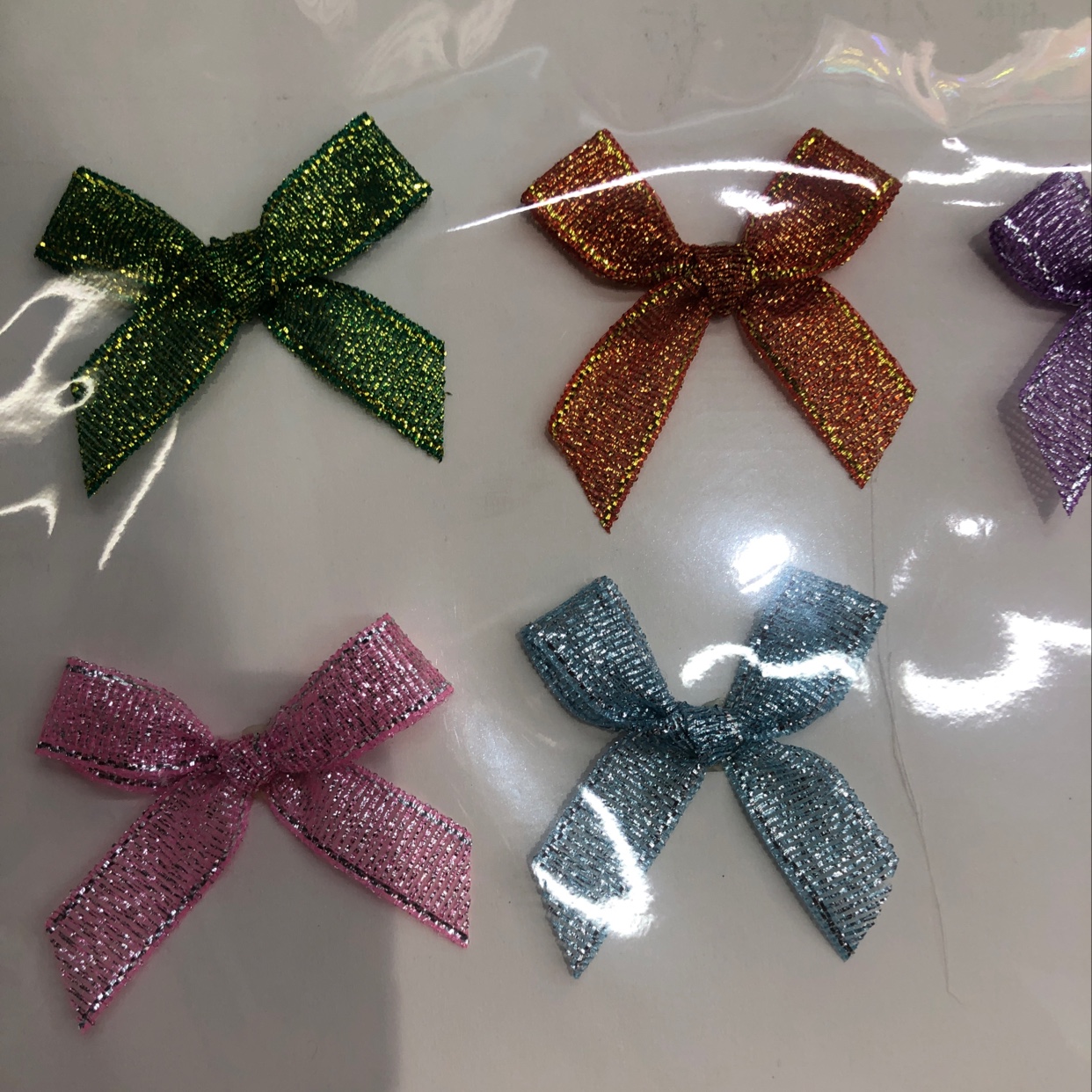 Tie a bow tie with your hands