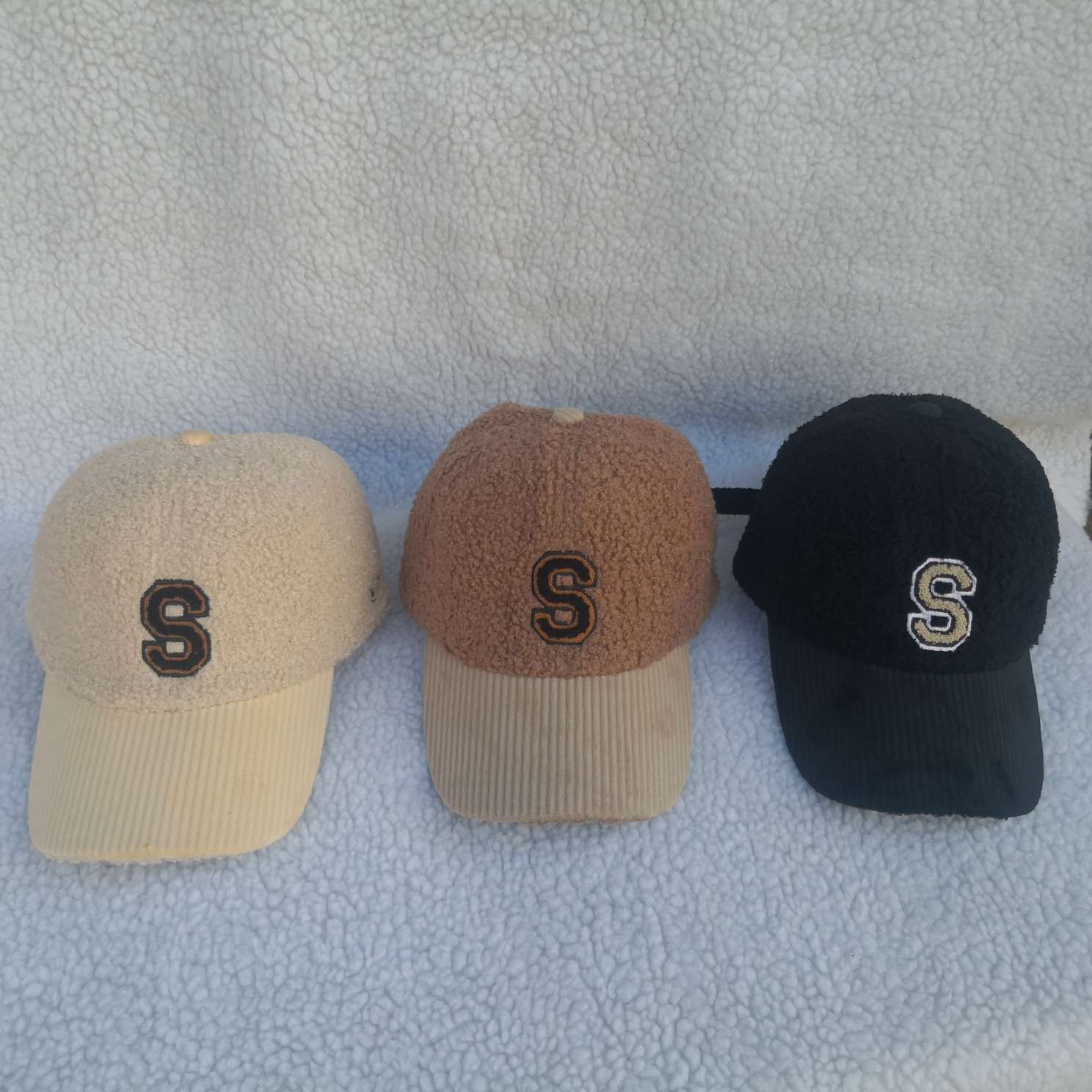 New autumn and winter plush baseball lettering embroidered sun hats that are versatile and cute for both men and women when going out details Picture