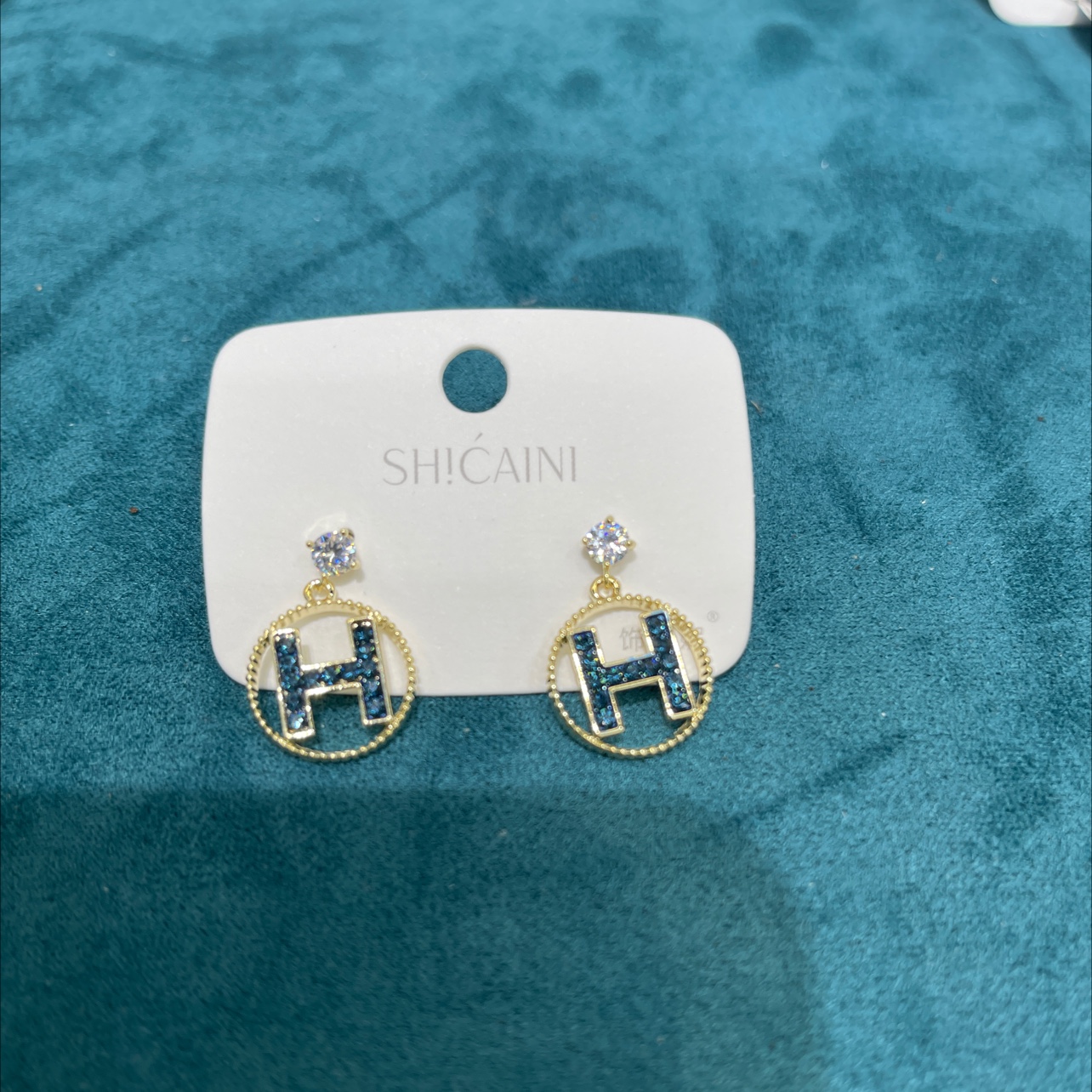 The micro earpiece goes with everything
