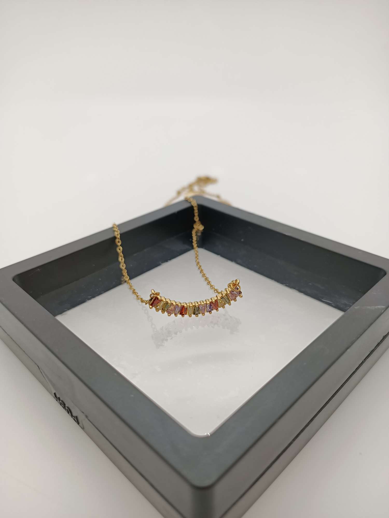 彩虹白底实物图