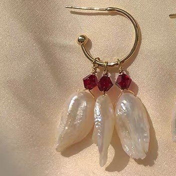 348 new recommended light retro style Korean jewelry niche design sense fashion personality simple high sense ins trend high quality earrings drop ladies wholesale thumbnail