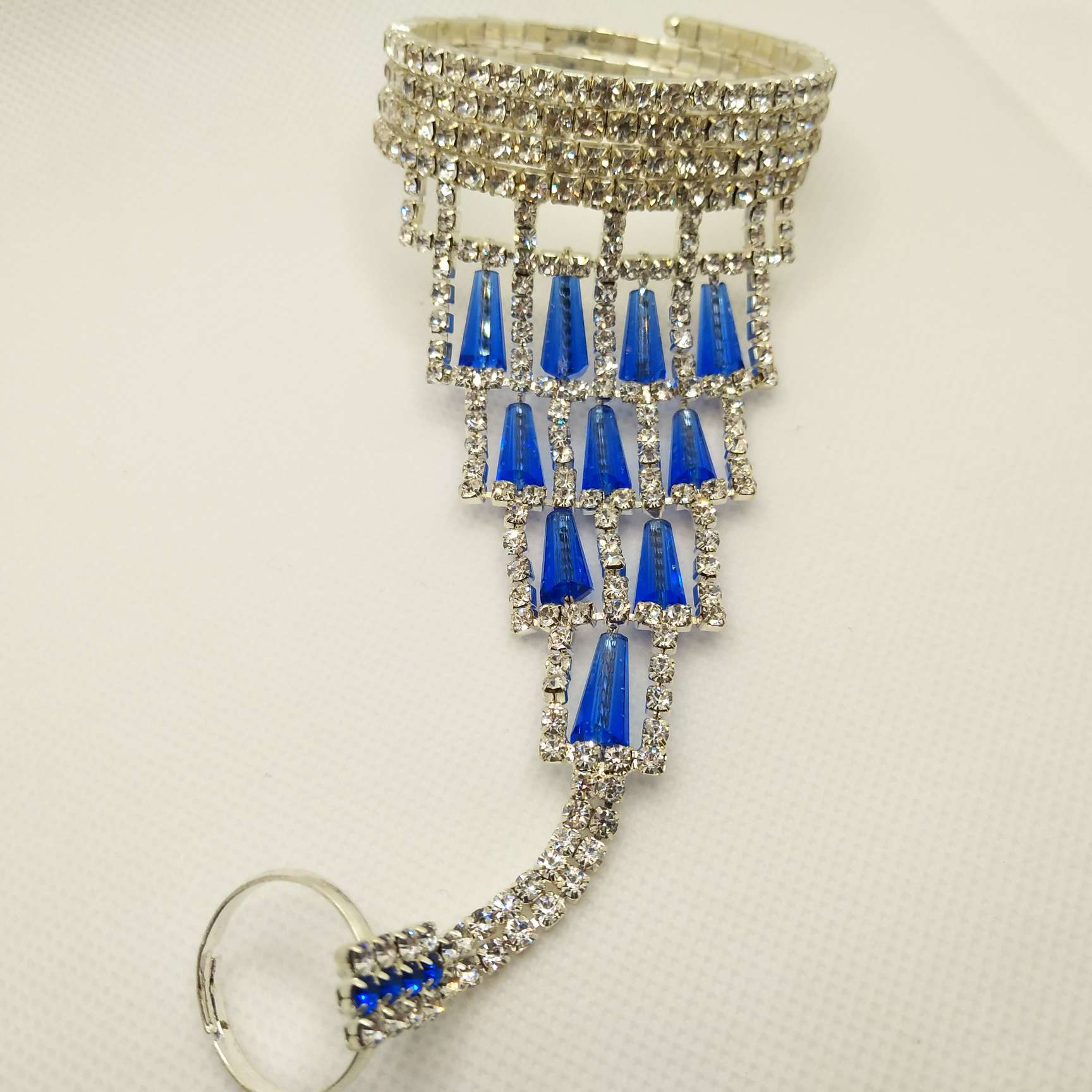 2021 new style bracelet back chain Application Scenario