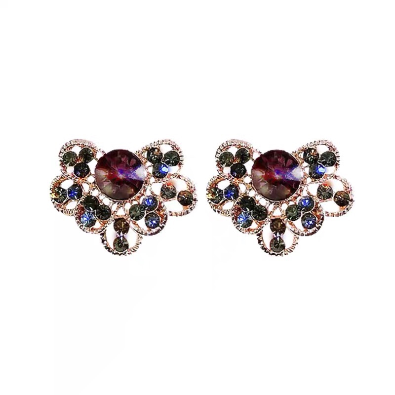 Sparkling diamond glass fashionable, exquisite and elegant stud earrings
