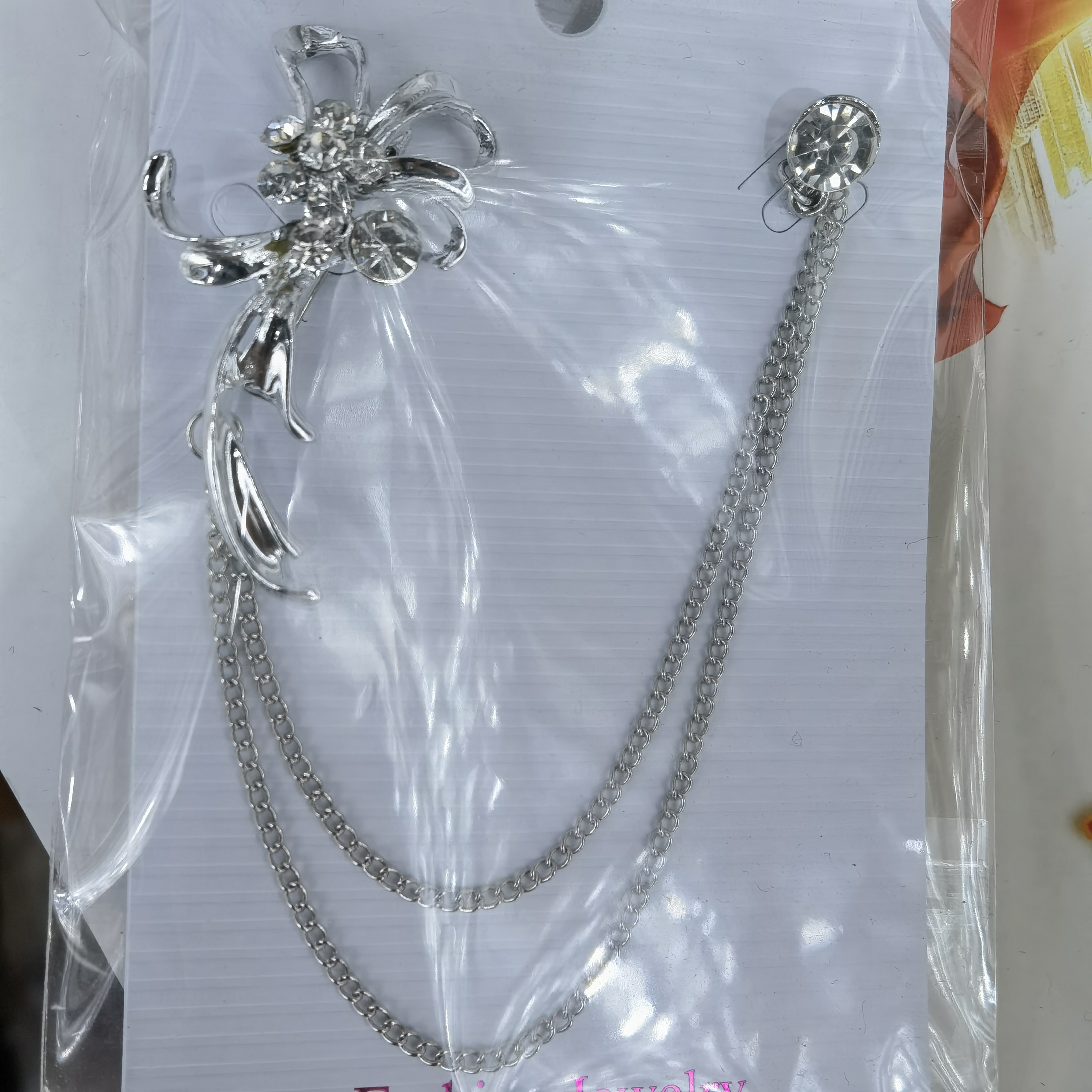 Fashion suit accessories with bow and chain