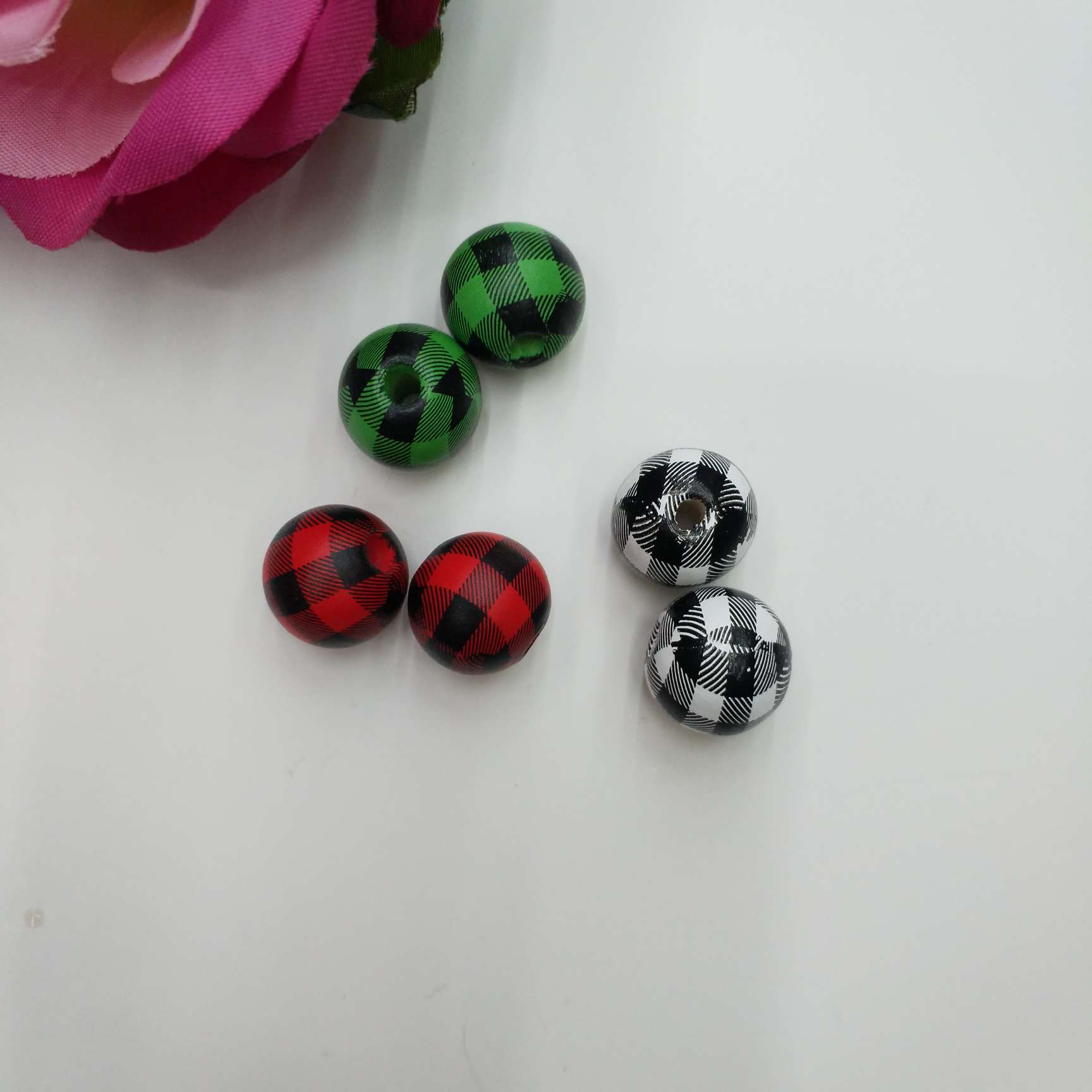 Creative wooden craft toys, puppets, DIY painted decorative accessories details Picture