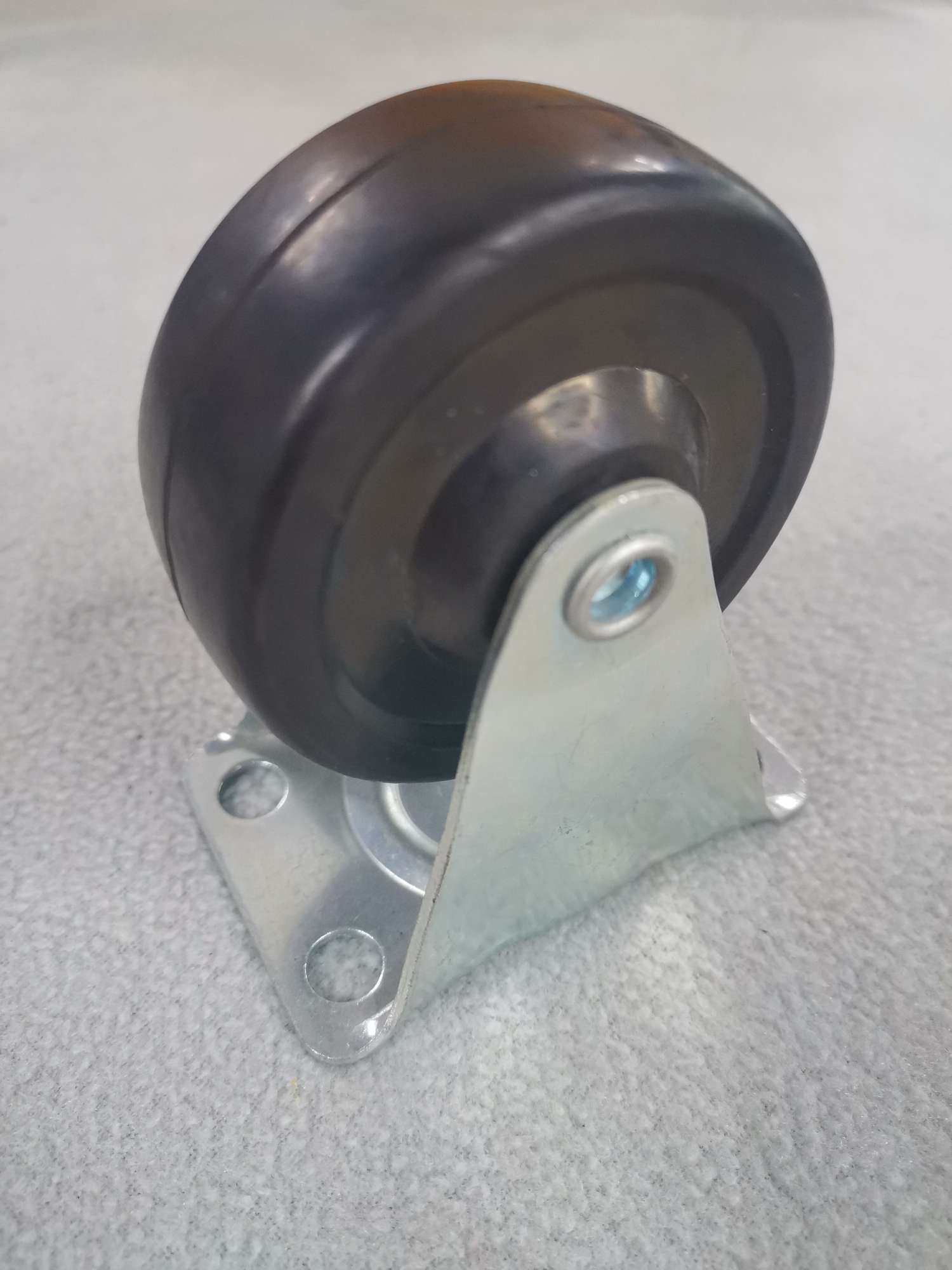 2.5-inch black rubber wheel oriented wheel light casters detail image 4