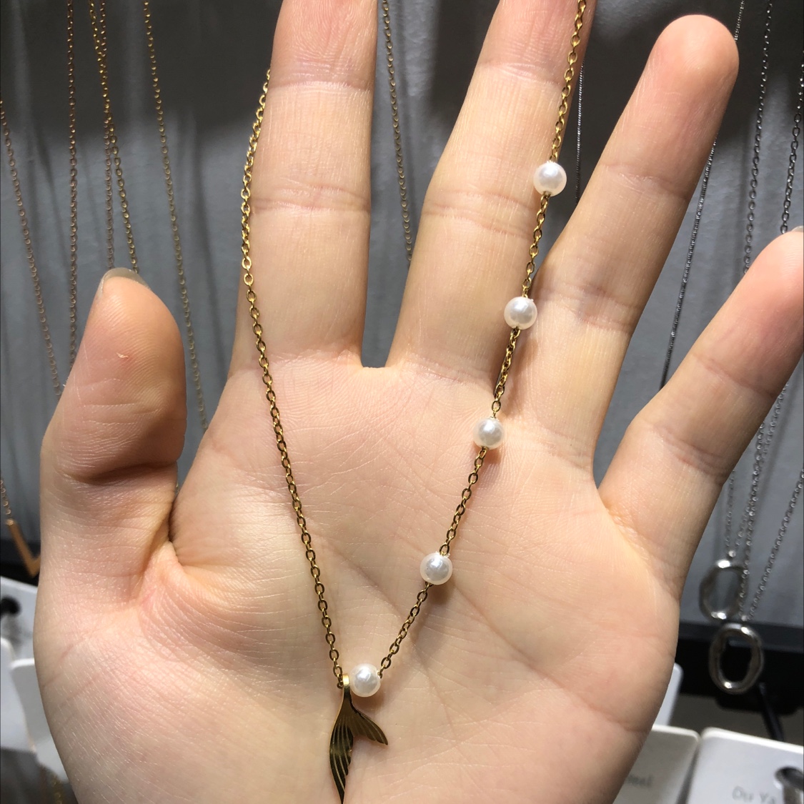 鱼尾珍珠项链