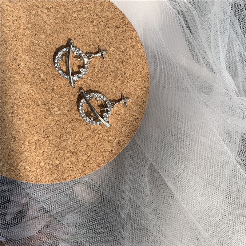 الأقراط الصغيرة من الأقراط الخيالية Item Picture