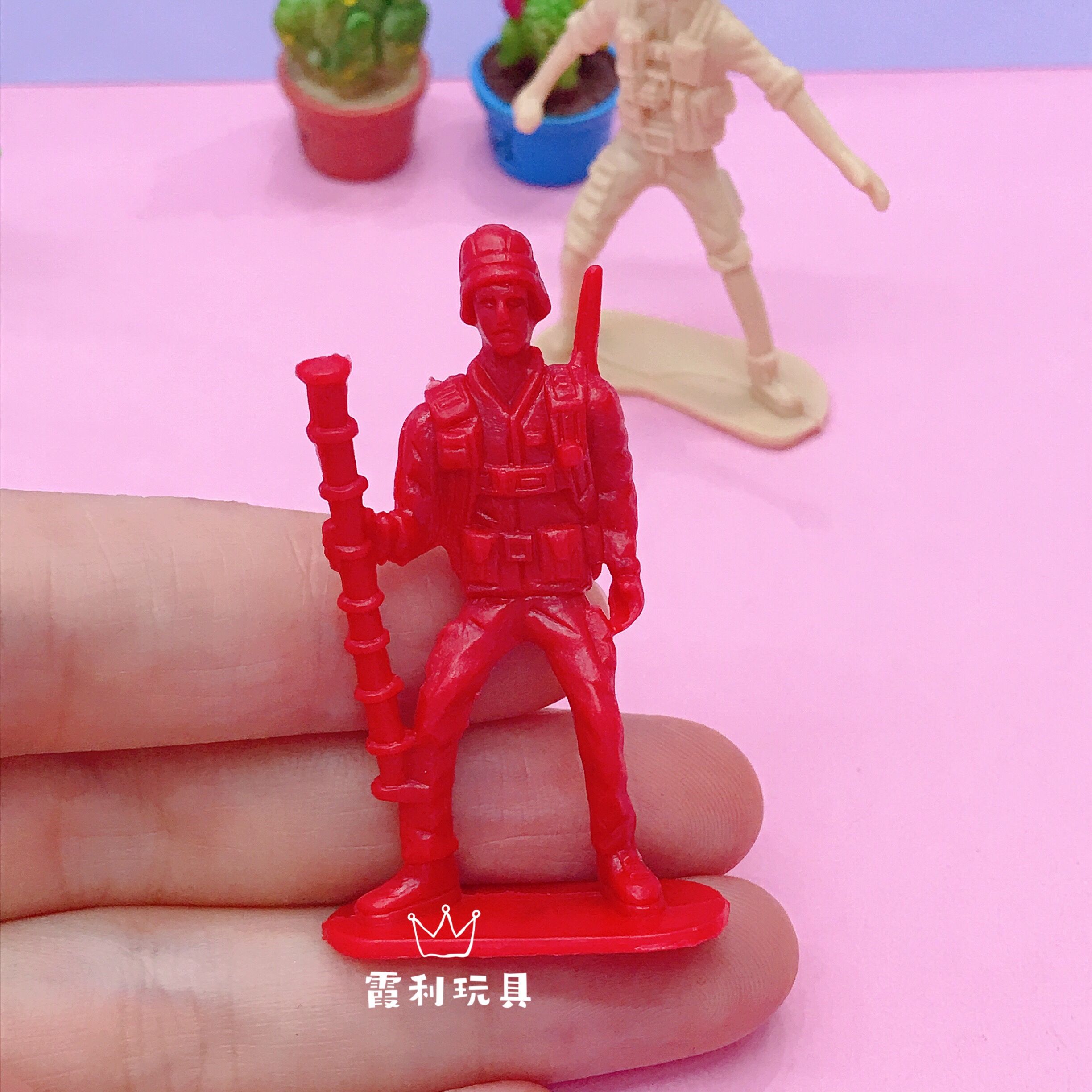 A variety of children's plastic toys for soldiers, role-playing toys, and gift gacha Item Picture