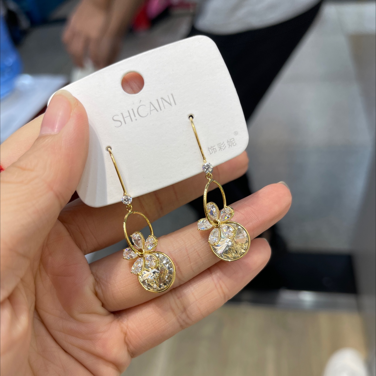 White glass flower earrings