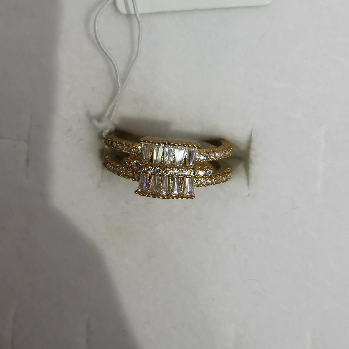 10 zircons plus white round zircon