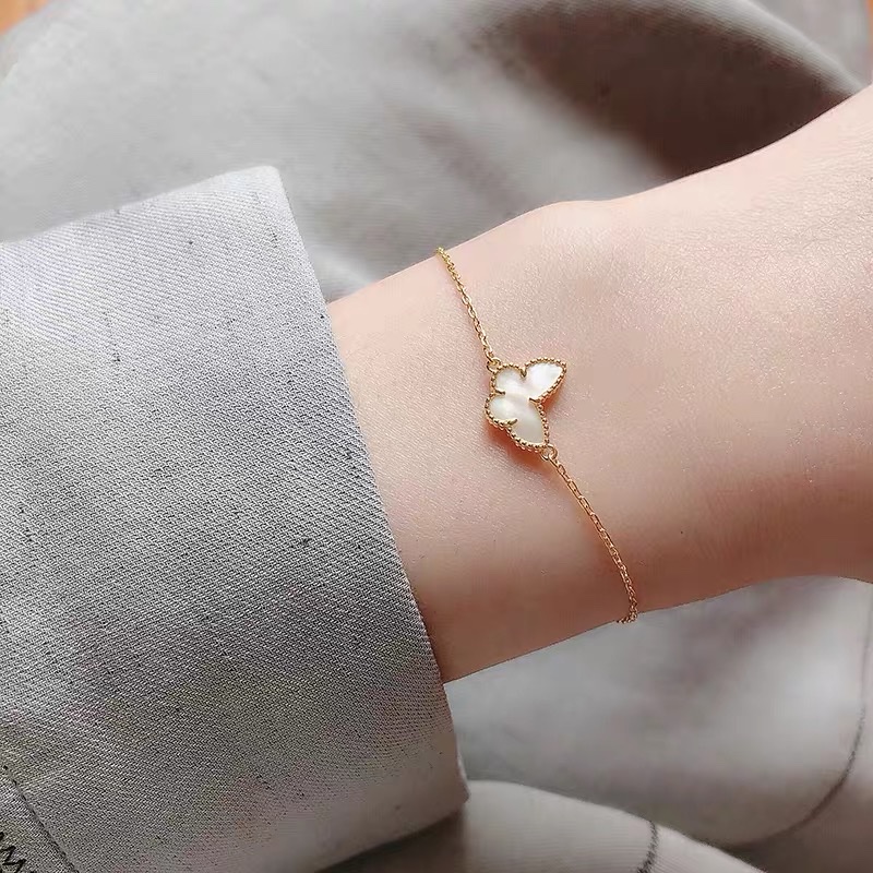 A popular online celebrity accessory with a niche design and versatile design - a butterfly shell titanium steel bracelet for women Application Scenario