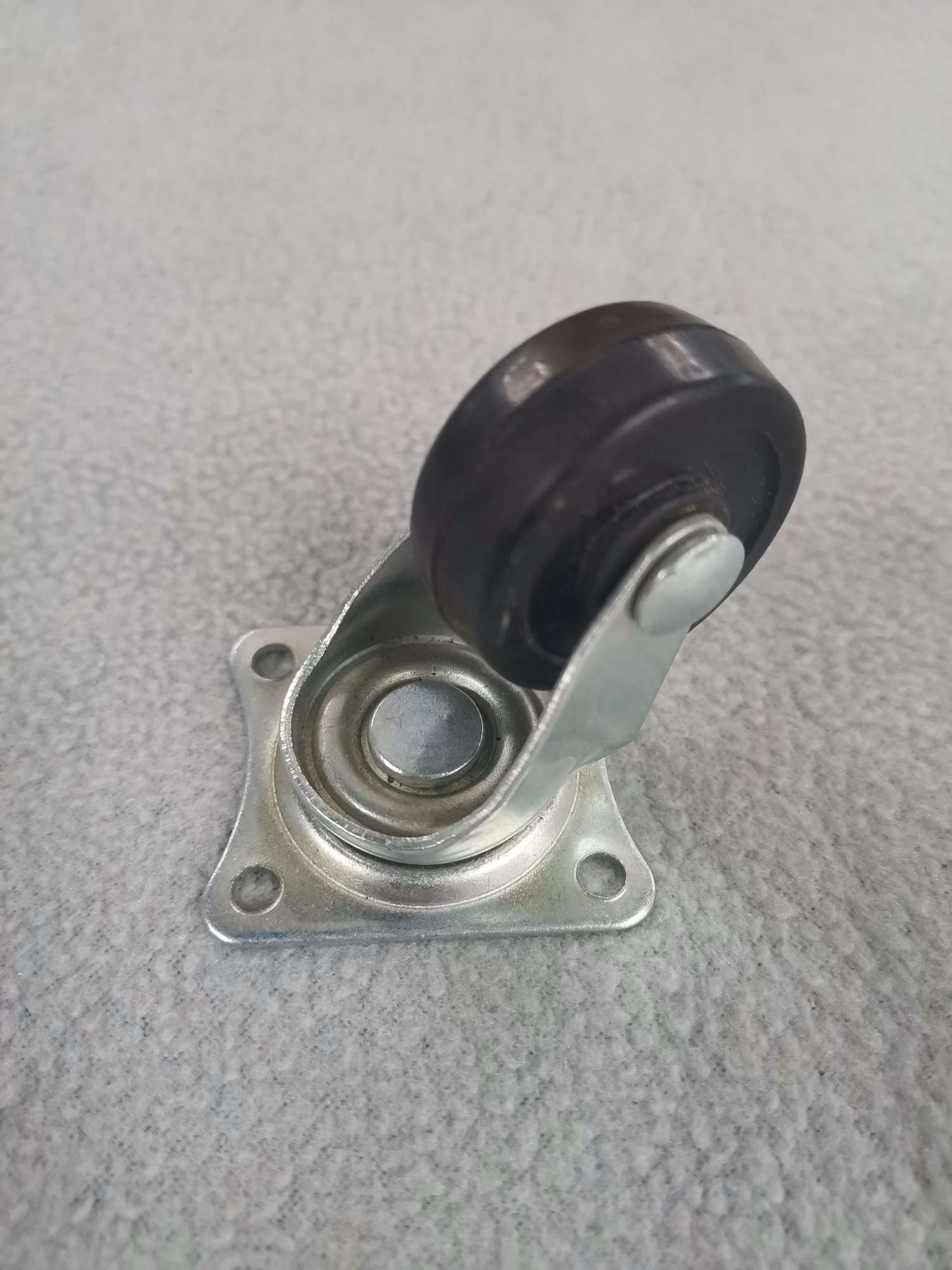 1.25-inch black rubber swivel wheels details Picture