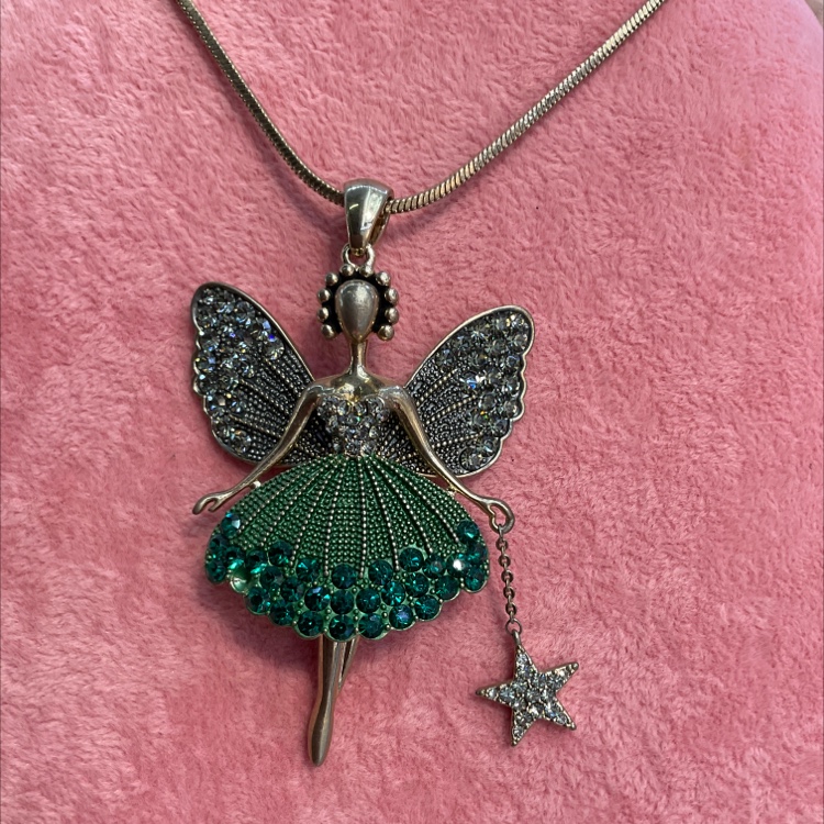 Fashionable tall crystal necklace thumbnail