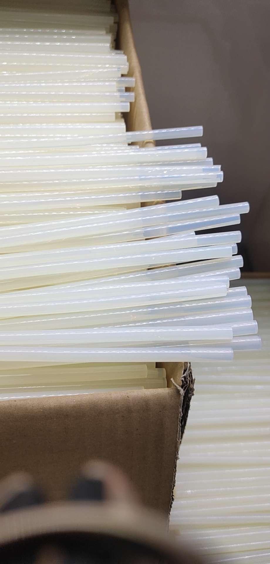 Hot melt adhesive stick, white transparent adhesive stick, 7mm - 11mm details Picture