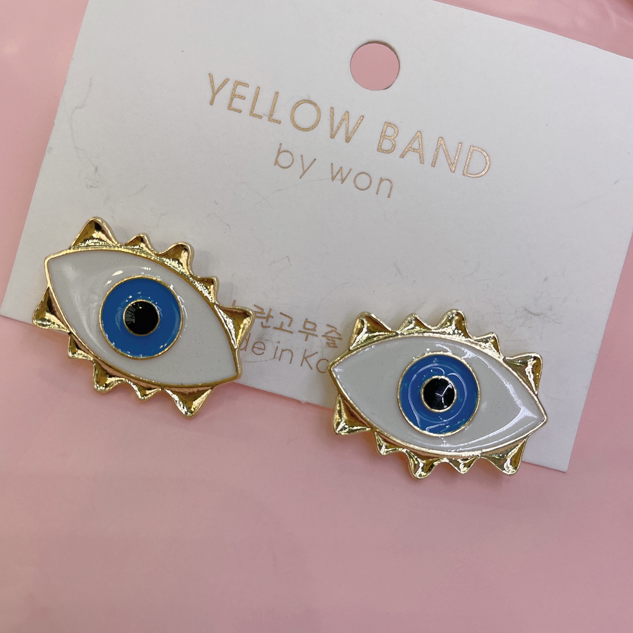 Original design Light luxury Autumn and Winter Korean earring girl Winter retro niche eyes short style Halloween personality blue eyes