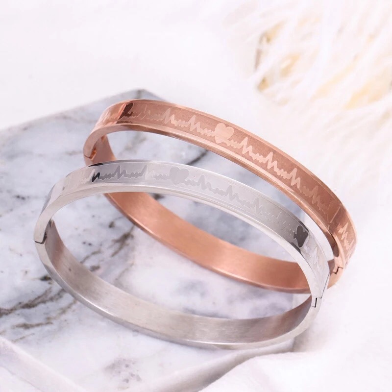 Titanium steel non-fading, light luxury, simple, fashionable, trendy, versatile, retro and cold style bracelet 1