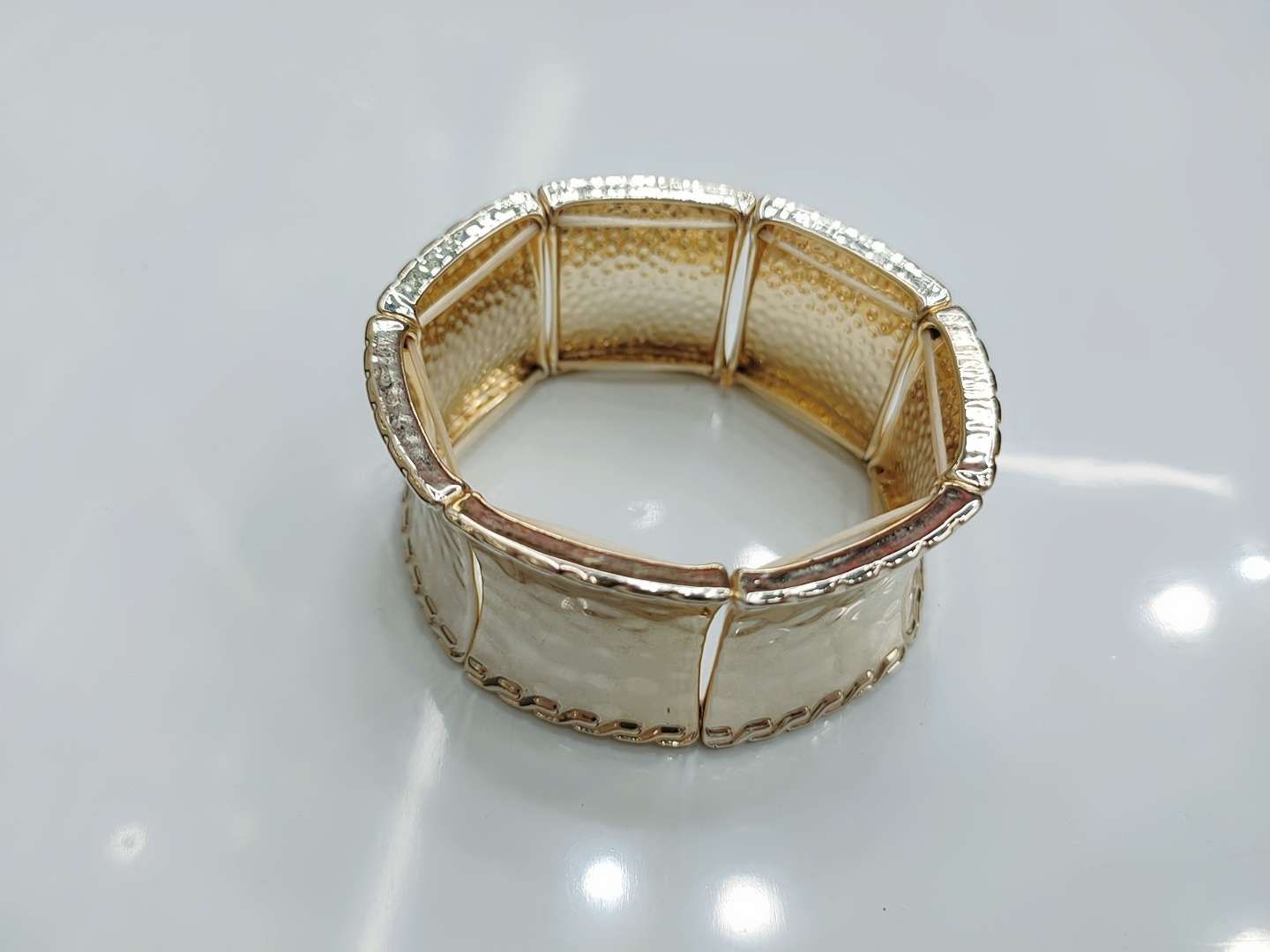 New simple and elegant face bracelet, women's opening, niche design, handcrafted jewelry, large and small sizes, elastic string details Picture