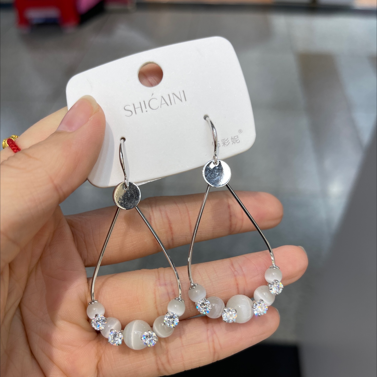 Drop cat eye earrings